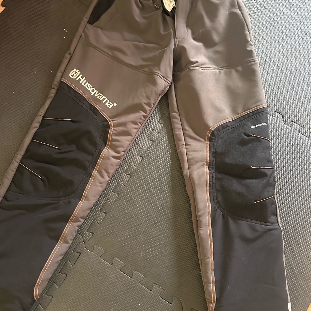 Chainsaw pants Black and Gray Cargo Pants with Reinforced Knees